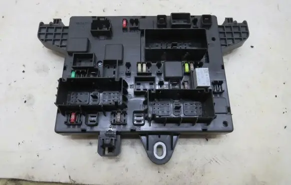 Opel Zafira C Fuse box set 13368651