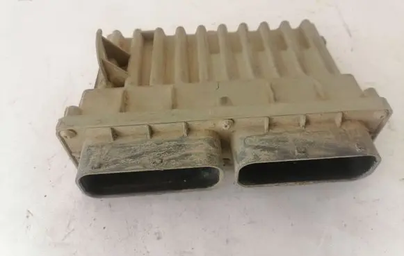 Opel Zafira A Fan control module 09131731