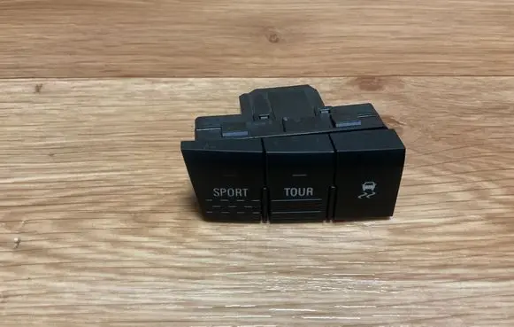 Opel Insignia A ESP (stability program) switch 13315839