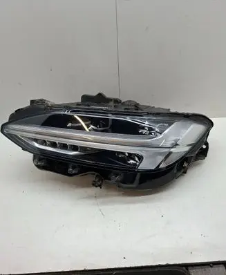 Volvo S90, V90 Headlight/headlamp 31655794
