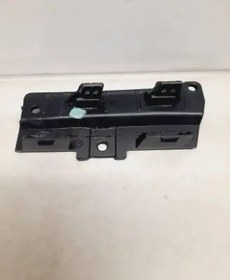 Front bumper mounting bracket