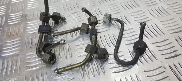Peugeot 206 Fuel injector supply line/pipe 