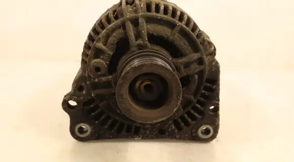 Audi 80 90 S2 B4 Generator/alternator 028903025E