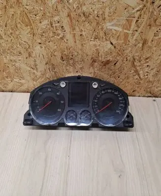 Volkswagen PASSAT B6 Speedometer (instrument cluster) A2C53145550