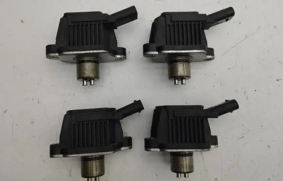 Audi Q3 F3 Camshaft vanos timing valve 04E906048A