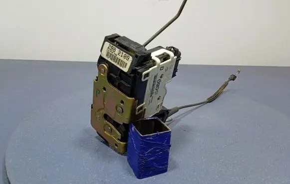 Mazda Tribute Front door lock 2W4A5421812BA