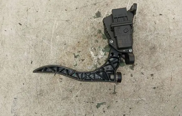 Audi A6 S6 C6 4F Accelerator throttle pedal 4F1723523B 6PV00898406