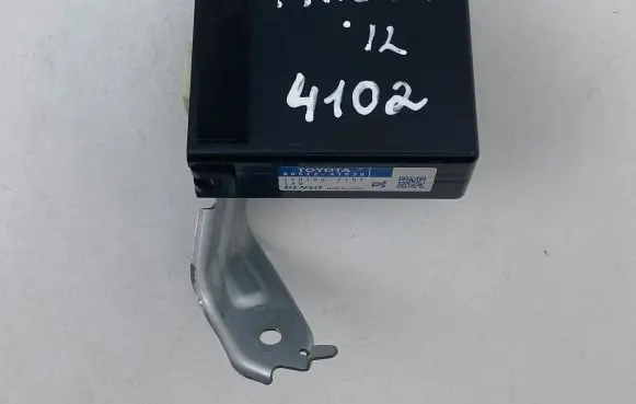 Toyota Prius+ (ZVW40) Other control units/modules 8657247030 1101007151