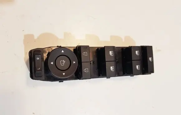 Hyundai Kona II Electric window control switch 93572BE470NNB