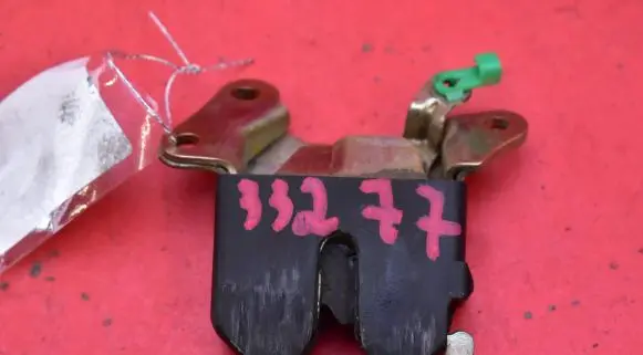 Toyota Corolla E110 Tailgate/trunk/boot lock/catch/latch