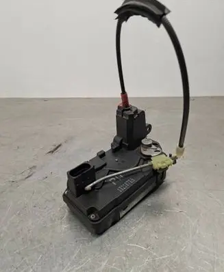 Opel Astra H Rear door lock 13210739