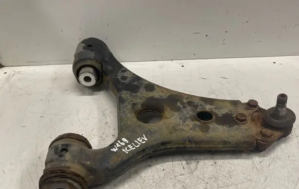Mercedes-Benz A W169 Front lower control arm/wishbone