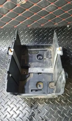 Battery bracket