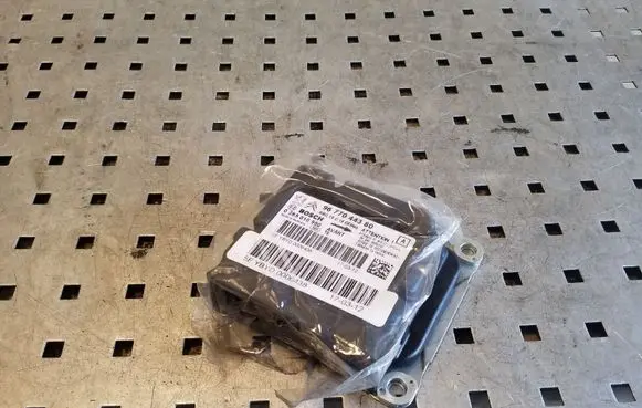 Peugeot 3008 I Airbag control unit/module 9677044380