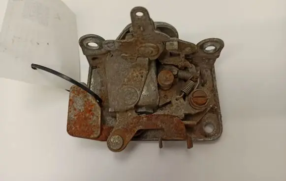 Mercedes-Benz COMPAKT W115 Rear door lock