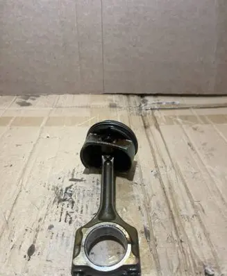 Citroen C3 Picasso Piston with connecting rod 