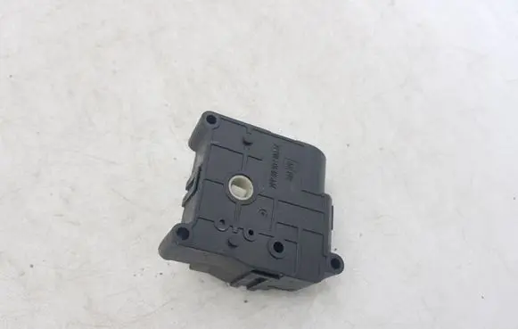 Toyota Corolla Verso AR10 Air flap motor/actuator 1138002051