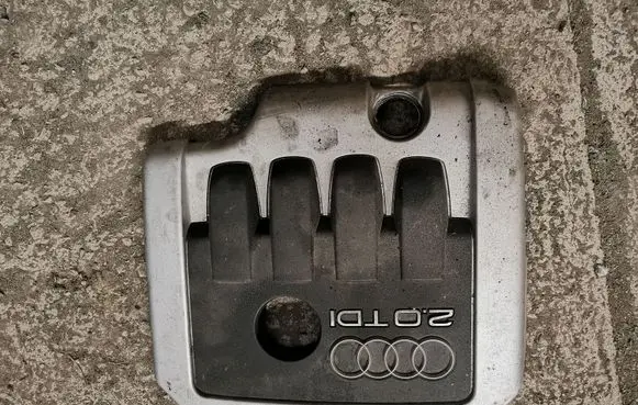Audi A3 S3 8P Engine cover (trim) 03G103925AF 03G103925