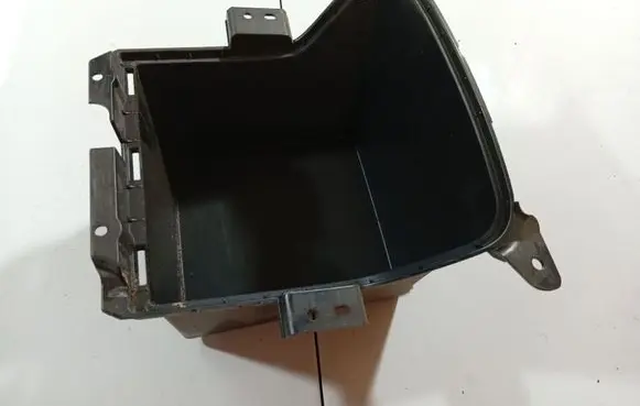 Glove box