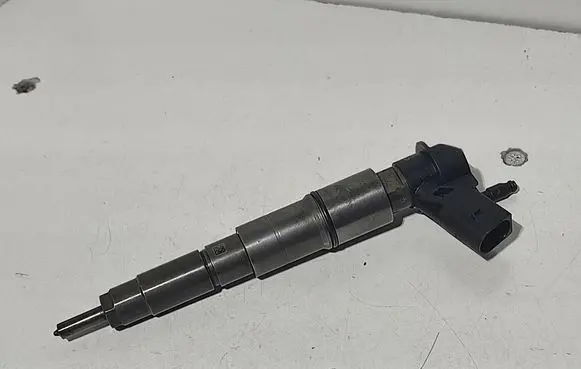 BMW 5 E60 E61 Fuel injector 7792097 779209704 81RT4SH