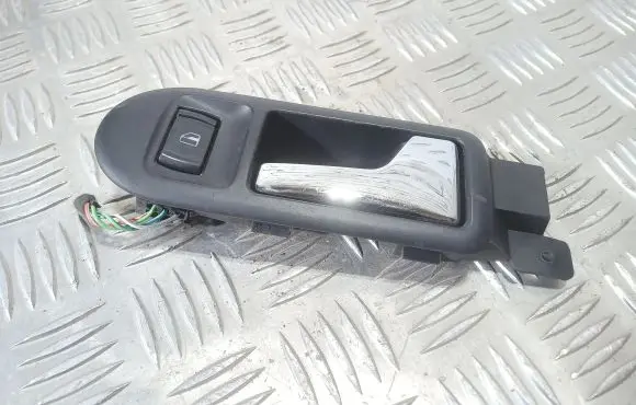 Volkswagen PASSAT B5.5 Front door interior handle 3B1837114