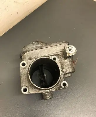 Peugeot 607 Throttle valve