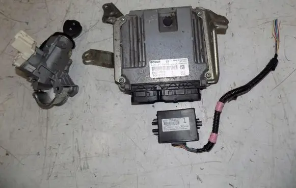 Toyota Yaris Engine ECU kit and lock set 
