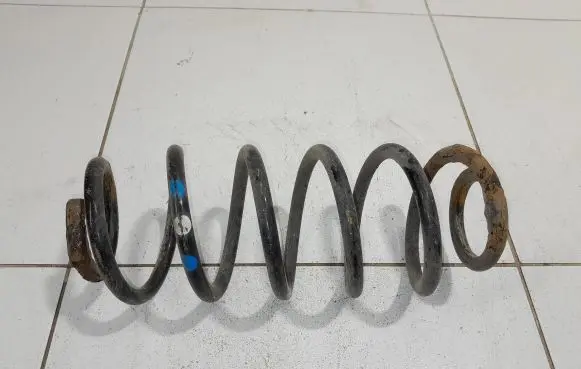 Toyota Auris 150 Rear coil spring NOCODE