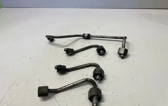 Mitsubishi Colt Fuel injector supply line/pipe 