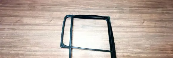 Volkswagen Amarok Rubber seal rear door window/glass 2H7845214