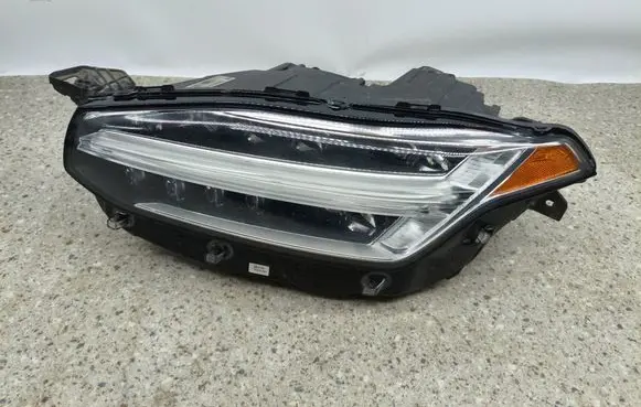 Volvo XC90 Headlight/headlamp 31446878 89909836