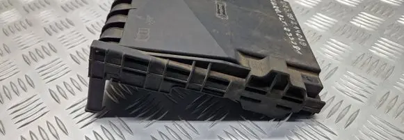 Volkswagen PASSAT B6 Fuse box cover 1K0937132F