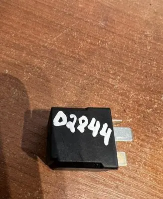 Chrysler 300 - 300C Other relay 04727370AA D2844