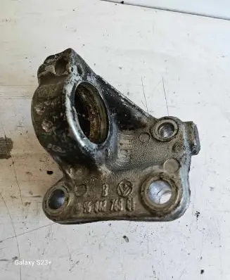 Peugeot 208 I Driveshaft support bearing bracket 9681276880