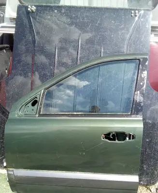 KIA Sorento Front door