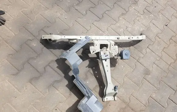 Nissan Pulsar Radiator support slam panel