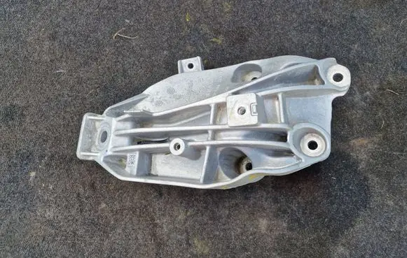 BMW 3 G20 G21 Engine mounting bracket 9844633 18574711H T97865
