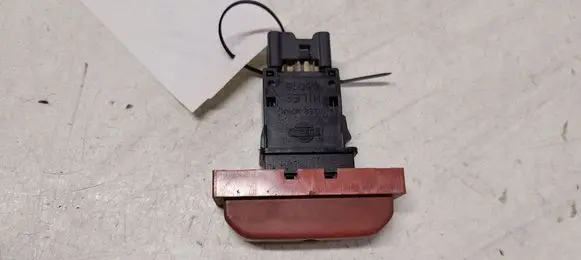 Nissan X-Trail T30 Hazard light switch 06016