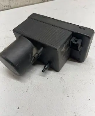 Mercedes-Benz E W211 Central locking vacuum pump 2038000048 04155100241 0132006365