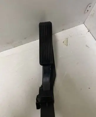 Mercedes-Benz C AMG W203 Accelerator throttle pedal A2113000804