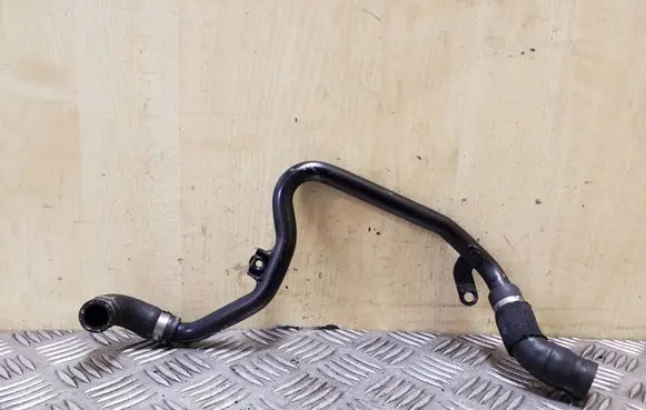 Volkswagen Touareg II Engine coolant pipe/hose 059121064E 059121104B 059121052G