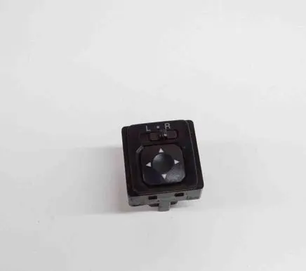 Wing mirror switch
