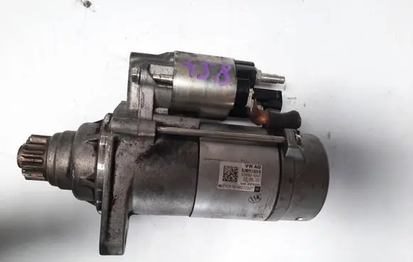 Volkswagen Golf VII Starter motor 02M911024B