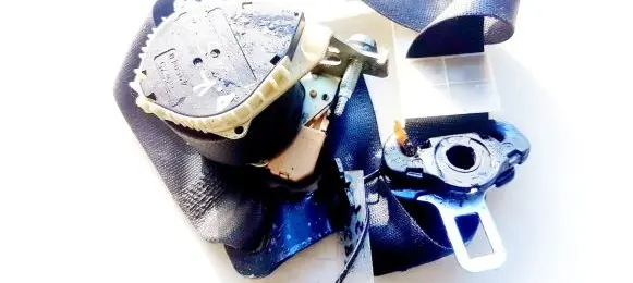 Opel Astra G Front seatbelt 3302847