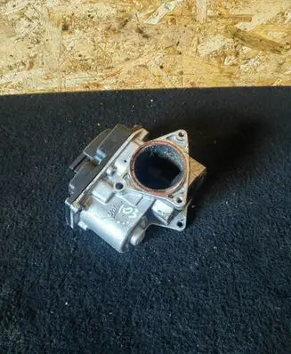 Volkswagen PASSAT CC EGR valve 03L131501K
