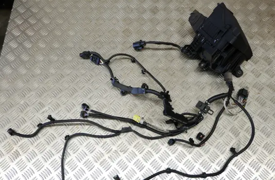 Toyota Yaris XP210 Fuse box set 826620D760 82111K0090 82644K0050