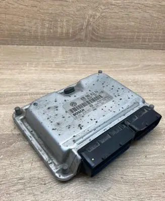 Volkswagen New Beetle Engine control unit/module ECU 038906012FH 0281010657