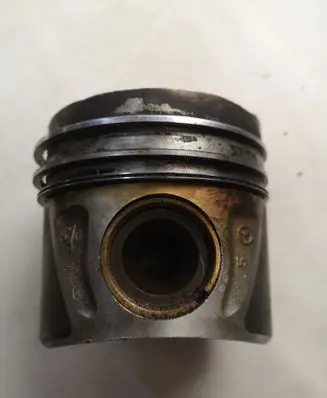 Mercedes-Benz C W204 Piston A6510301017 0160512211X 8349F