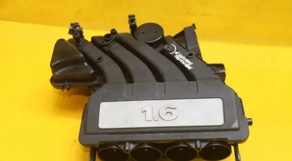 Volkswagen Golf VI Intake manifold 06A133203FA