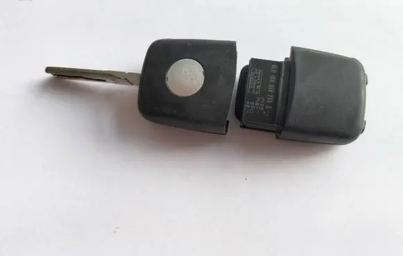 Volkswagen Golf V Ignition key/card RGC10025